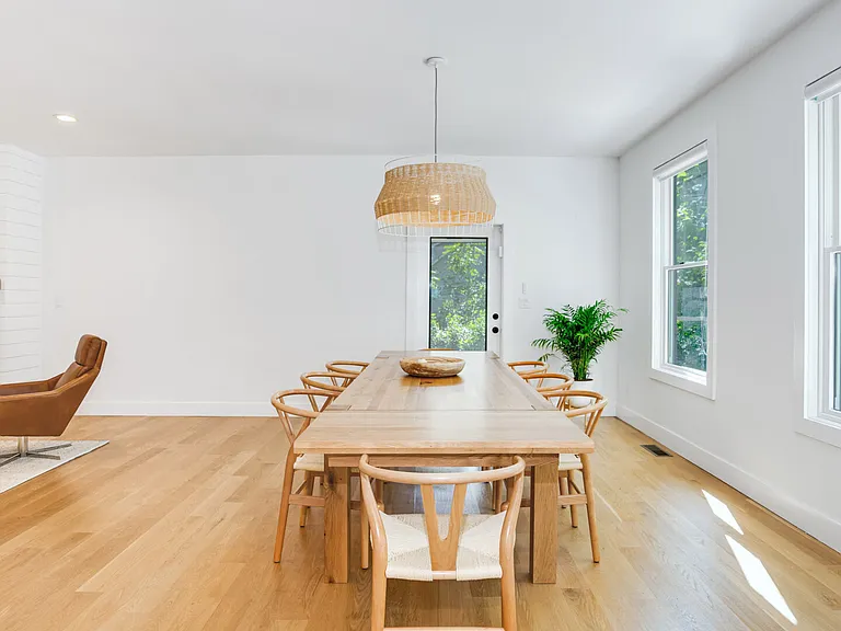 7715 Soundview Ave — Photo 9