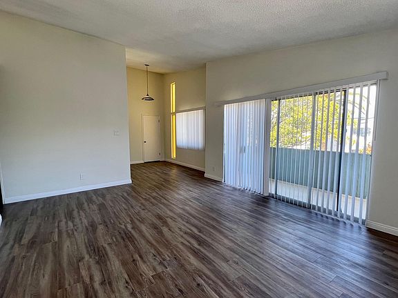 4th image of 836 Ashland Ave #4