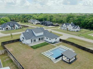 140 Farish Ln, Waxahachie, TX 75167