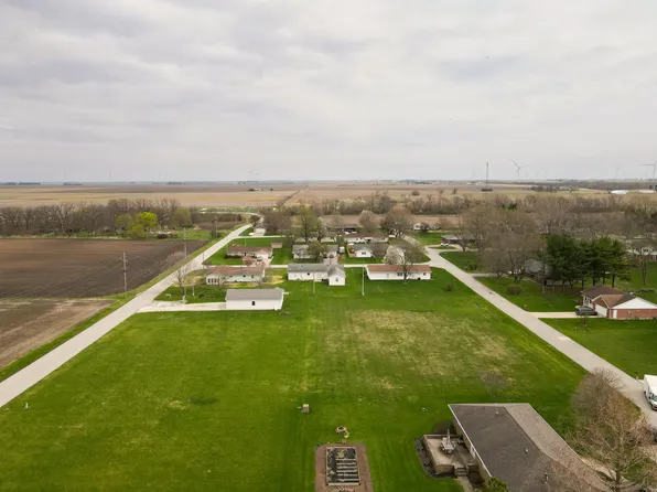 5 E Brook St #6-E, Goodland, IN 47948