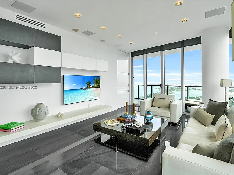 1100 Biscayne Blvd #6001 — Photo 22