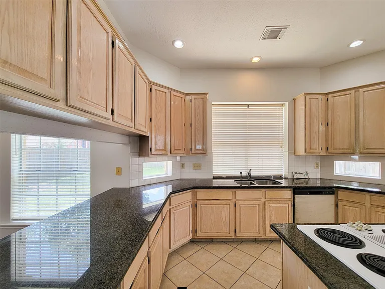 17403 Canyon Knoll Dr — Photo 17