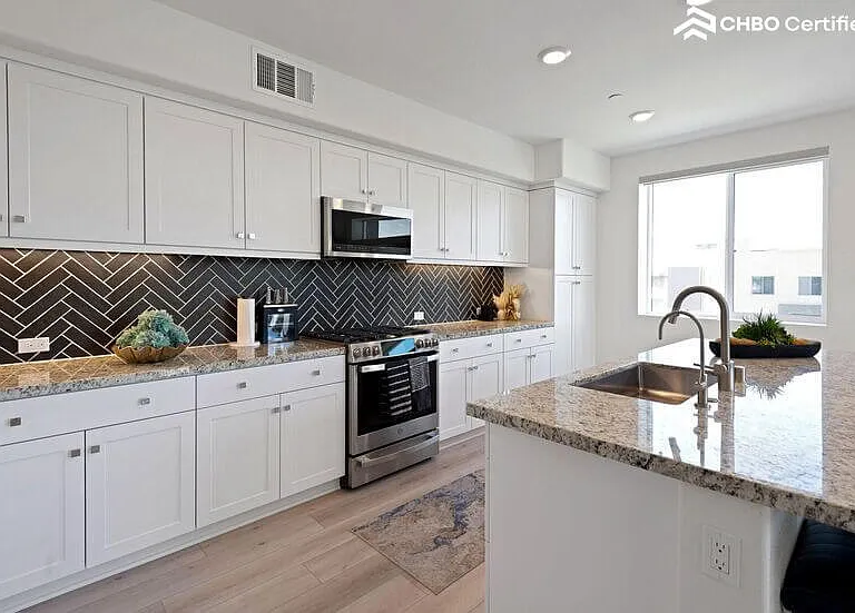 Chef's Kitchen fully equipped with all cooking utensils