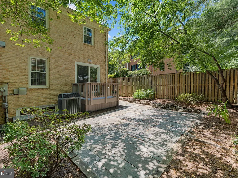 7428 Chummley Ct — Photo 28