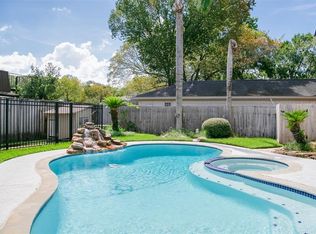 16354 Craighurst Dr, Houston, TX 77059