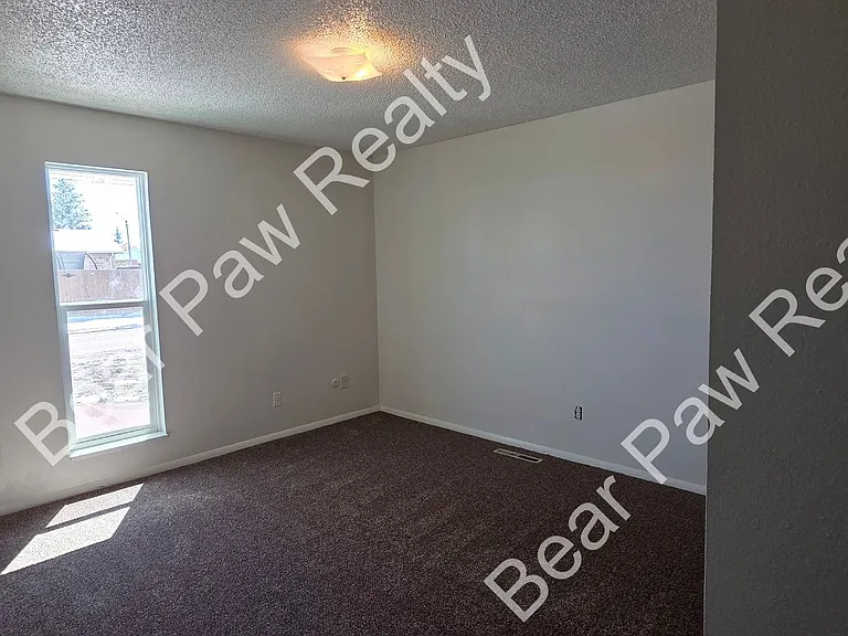 2525 Pattison Ave — Photo 6