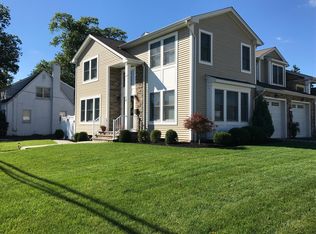 16 10th Ave #A, Hawthorne, NJ 07506