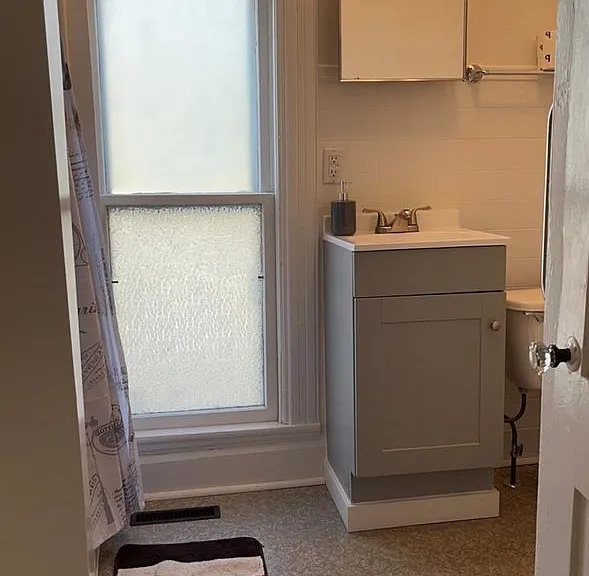 208 Hudson St — Photo 7