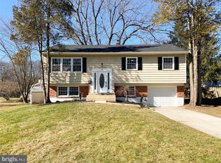 111 Heather Dr, Mount Laurel, NJ 08054