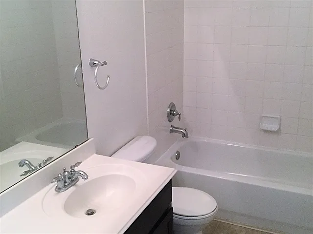 10702 Nantucket Dr — Photo 9