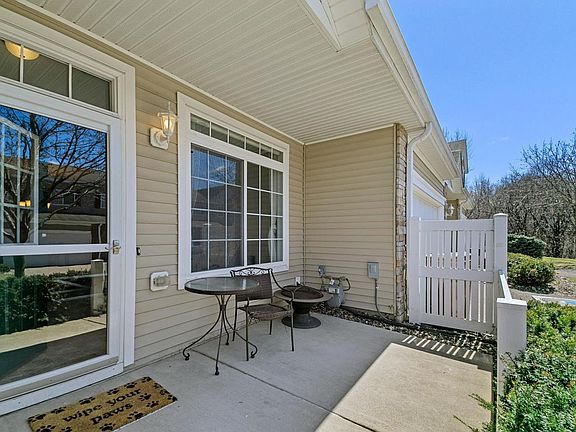 3rd image of 46 River Woods Dr W