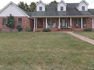 1110 Springbrook Park Dr, Farmington, MO 63640