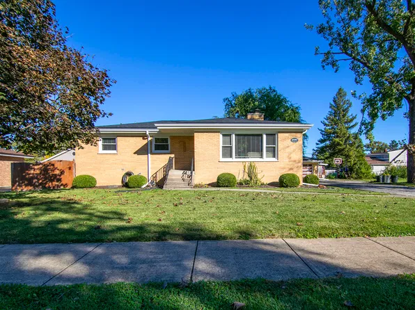 6420 W 82nd St, Oak Lawn, IL 60459