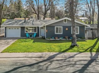 542 N Adams Dr, Mount Shasta, CA 96067