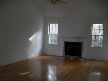 2nd image of 340 Prestwick Ct