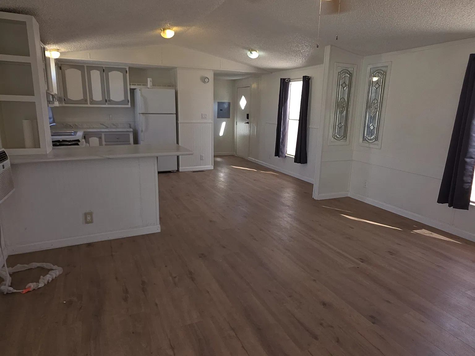 3 bed, 877 sqft, $1,195 — Photo 4