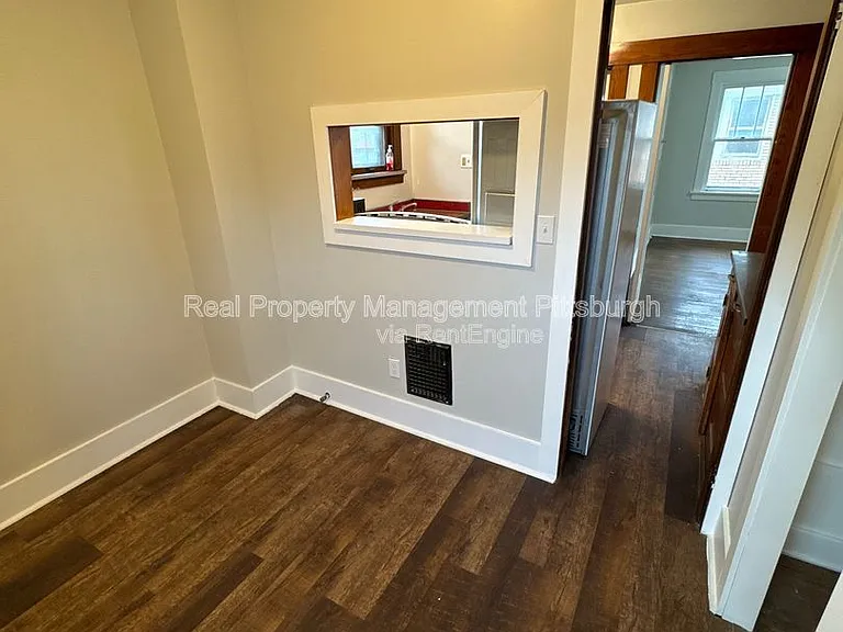 32 Sheridan Ave — Photo 8