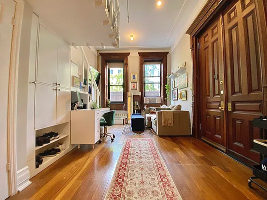 Rented by Oxford Property Group | media 12