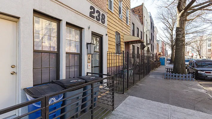 Rented by Nooklyn NYC LLC | media 30