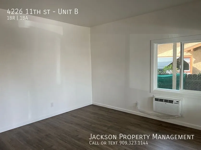 Cozy 1 bd/1 ba duplex unit in Riverside — Photo 3