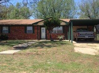 203 S 3rd St, Binger, OK 73009