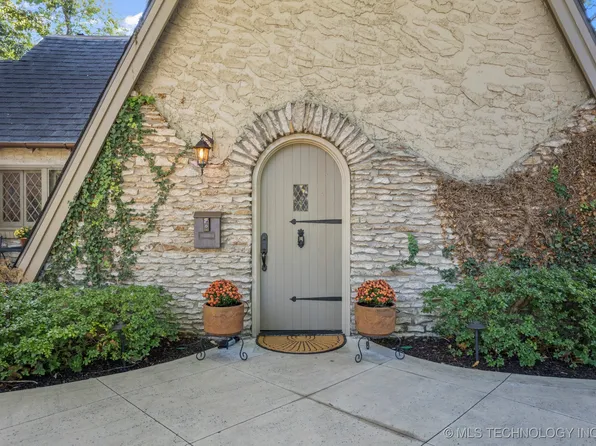 3155 S Rockford Dr, Tulsa, OK 74105