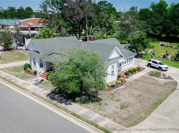 208 W Thompson St, Fairmont, NC 28340