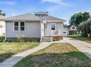 227 9th St, Baraboo, WI 53913