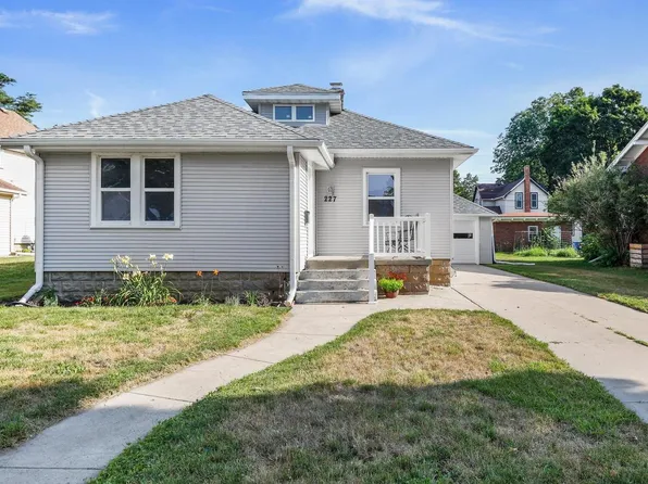 227 9th Street, Baraboo, WI 53913