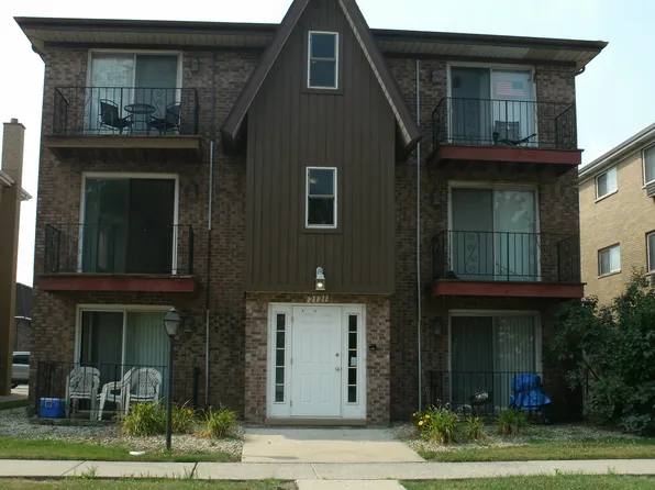 2121 176th Pl #1, Lansing, IL 60438