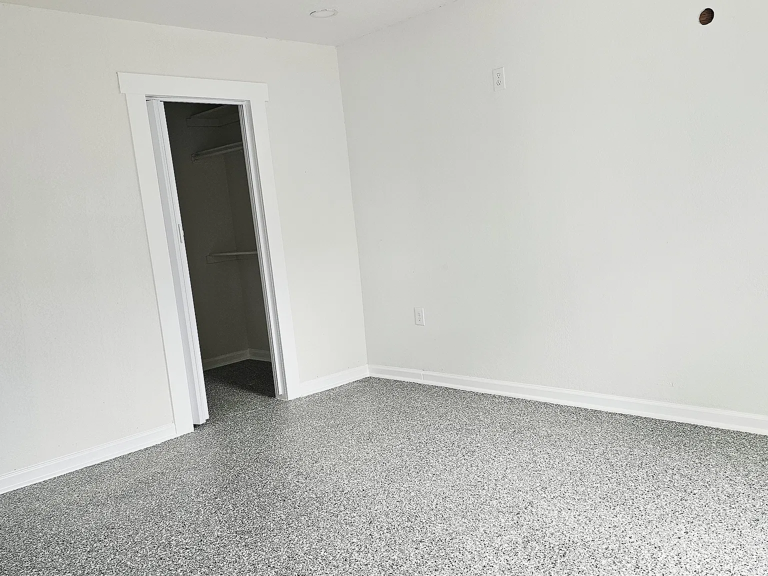 1 bed, $1,000 — Photo 4