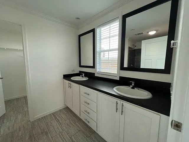 3 bed, 2.0 bath, 1356 sqft, $1,499 — Photo 3