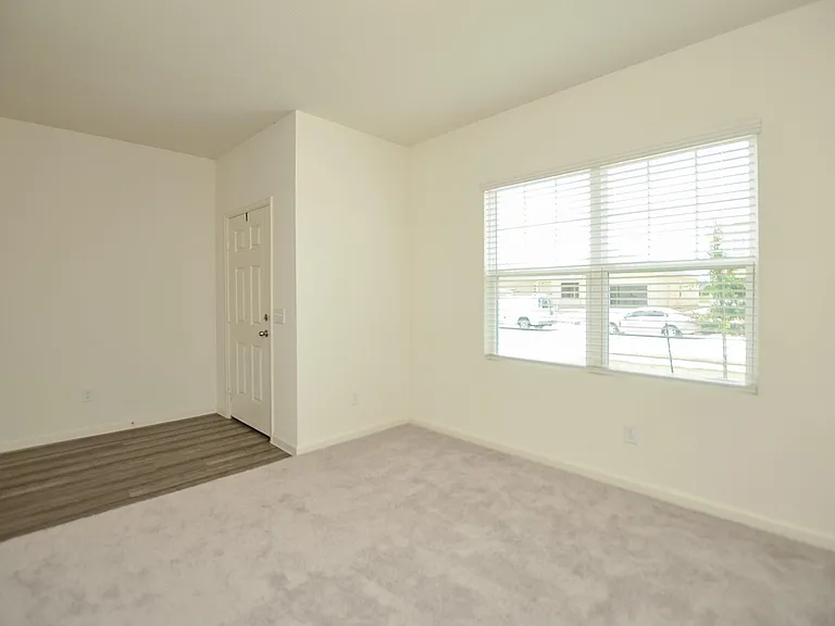 1025 Long Bay Ct — Photo 10