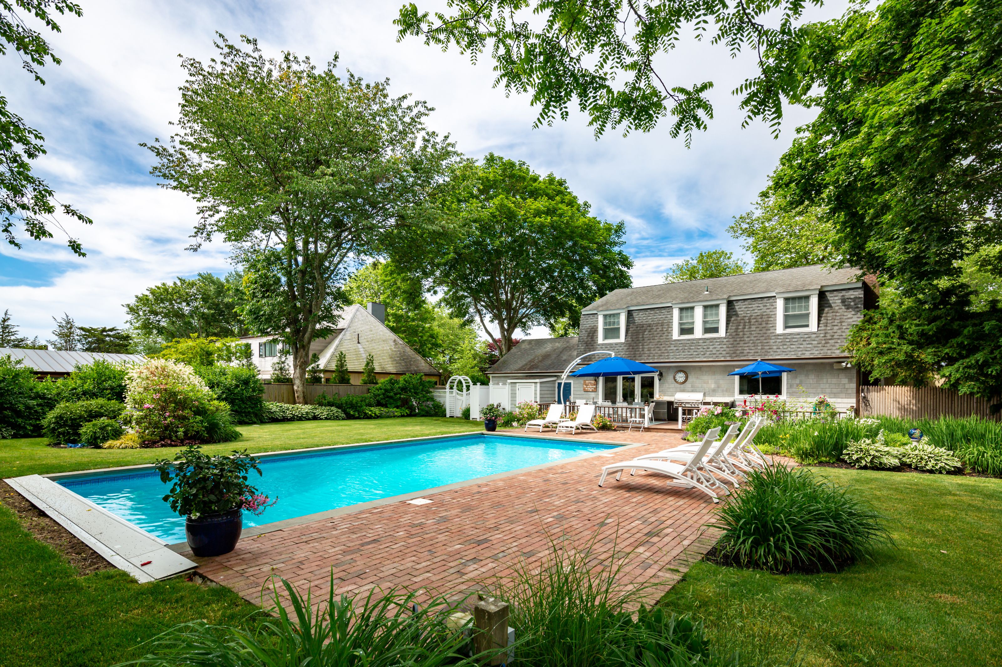 72 Gansett Ln, Amagansett, NY 11930 Out East