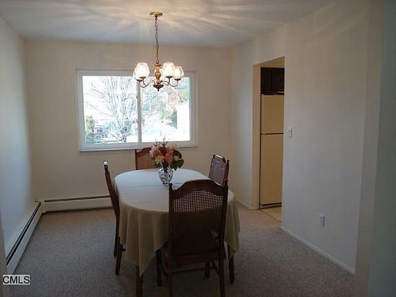 4th image of 527 Glendale Ave