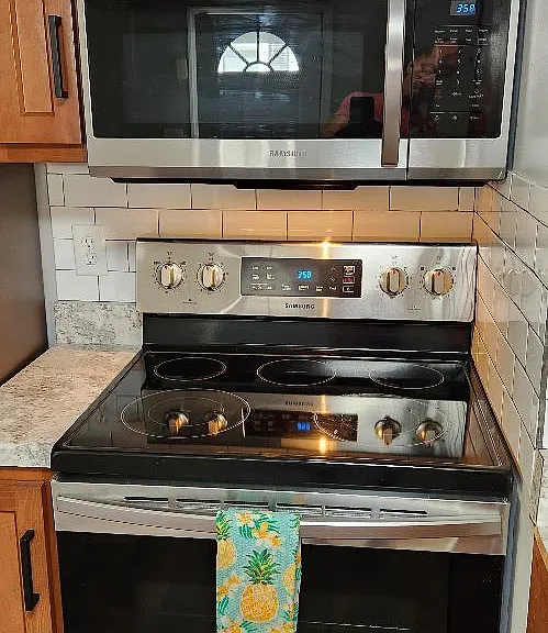 2639 Saint James Ave — Photo 6