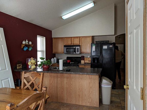 4th image of 4743 Montrose Dr