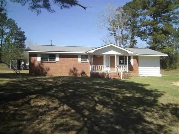 273 T Peacock Rd, Hartford, AL 36344