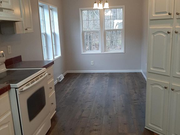 Breakfast nook 9 1/2 x 8 feet