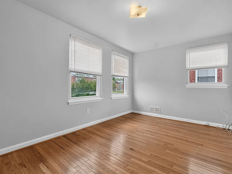 5551 Chillum Pl NE — Photo 13
