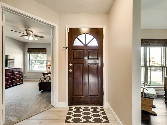 3rd image of 1522 Evergreen Dr