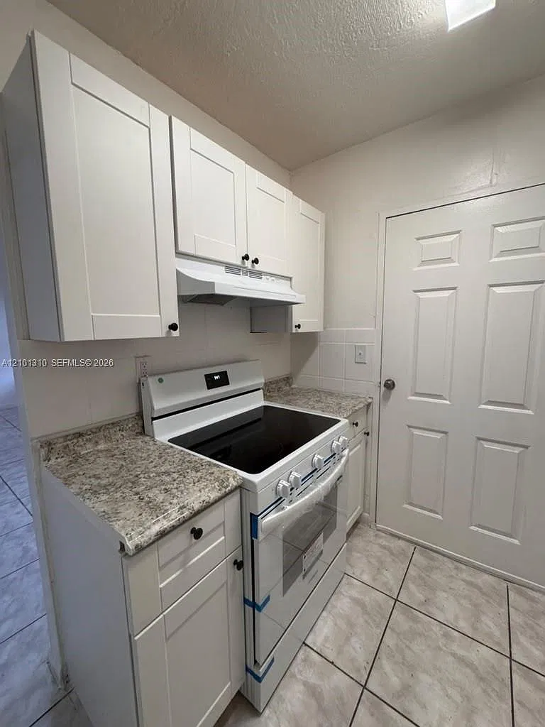 2 bed, 1.0 bath, 1100 sqft, $1,650 — Photo 4