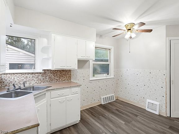 4th image of 742 Northfield Rd