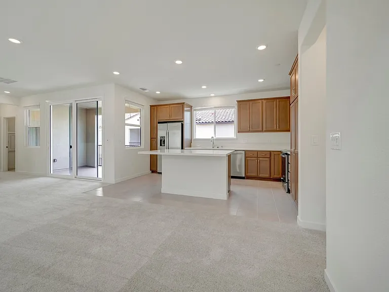 14545 Southpointe Dr #81 — Photo 9