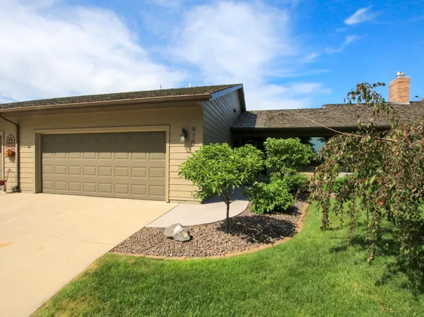 970 Rolling Greens Ln NW, Hutchinson, MN 55350