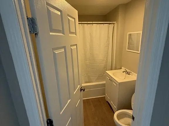 3rd image of 44 High Rock St Floor 1