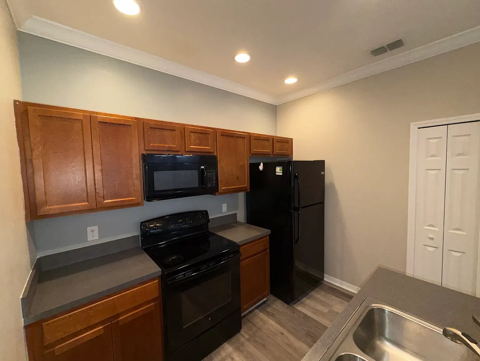 2 bed, 1056 sqft, $1,450 — Photo 4