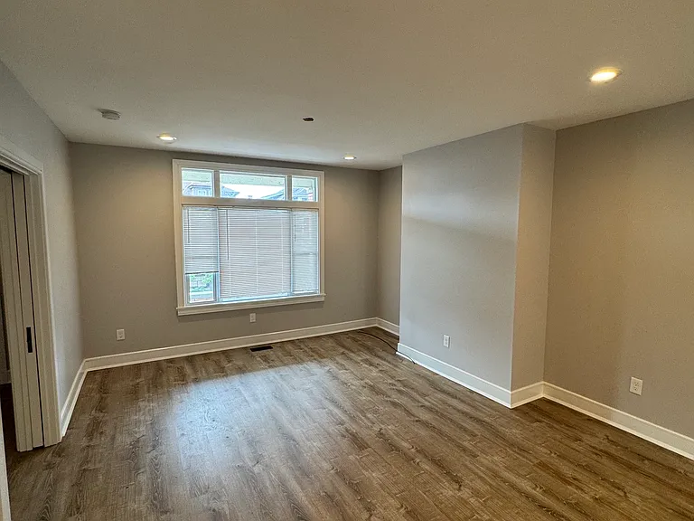 735 Winton St — Photo 3