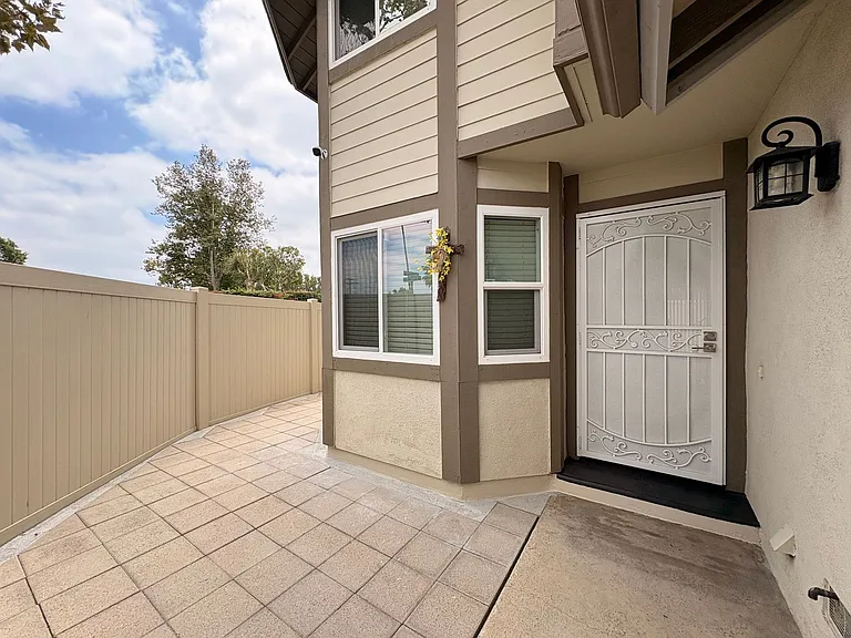 131 Alpine Ct — Photo 2
