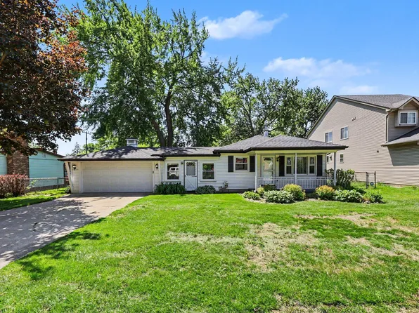 1064 Woodslee Dr, Troy, MI 48083